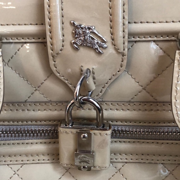 Burberry Mini Manor Bag in Tan Patent Leather - Picture 4 of 8